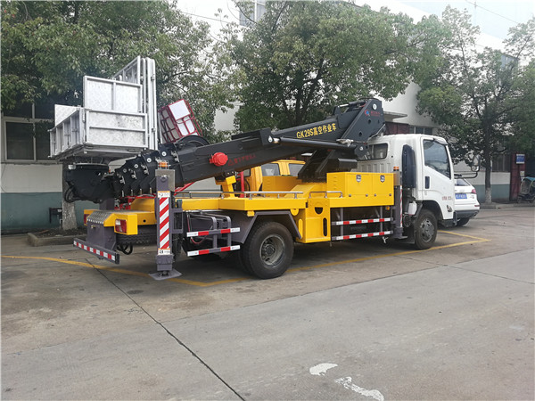 江鈴進口28米伸縮臂高空作業(yè)車