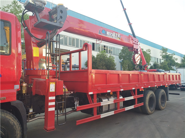 東風(fēng)景程 齊星駕駛室IMG_20190701_175150.jpg