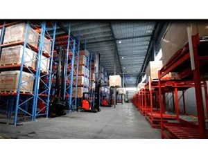 重磅消息：由杭叉研發(fā)的 “窄巷道三向AGV”項目成功驗收！